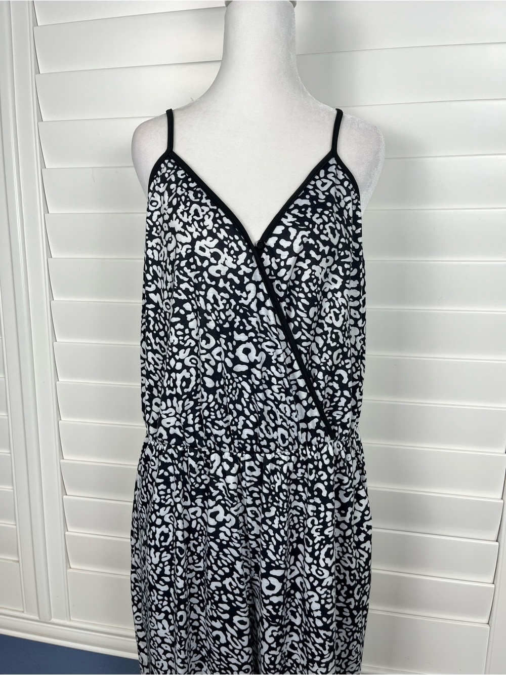 Jumpsuit Black & White Floral Print Spaghetti Strap w/ pockets size XL - Picture 2 of 8